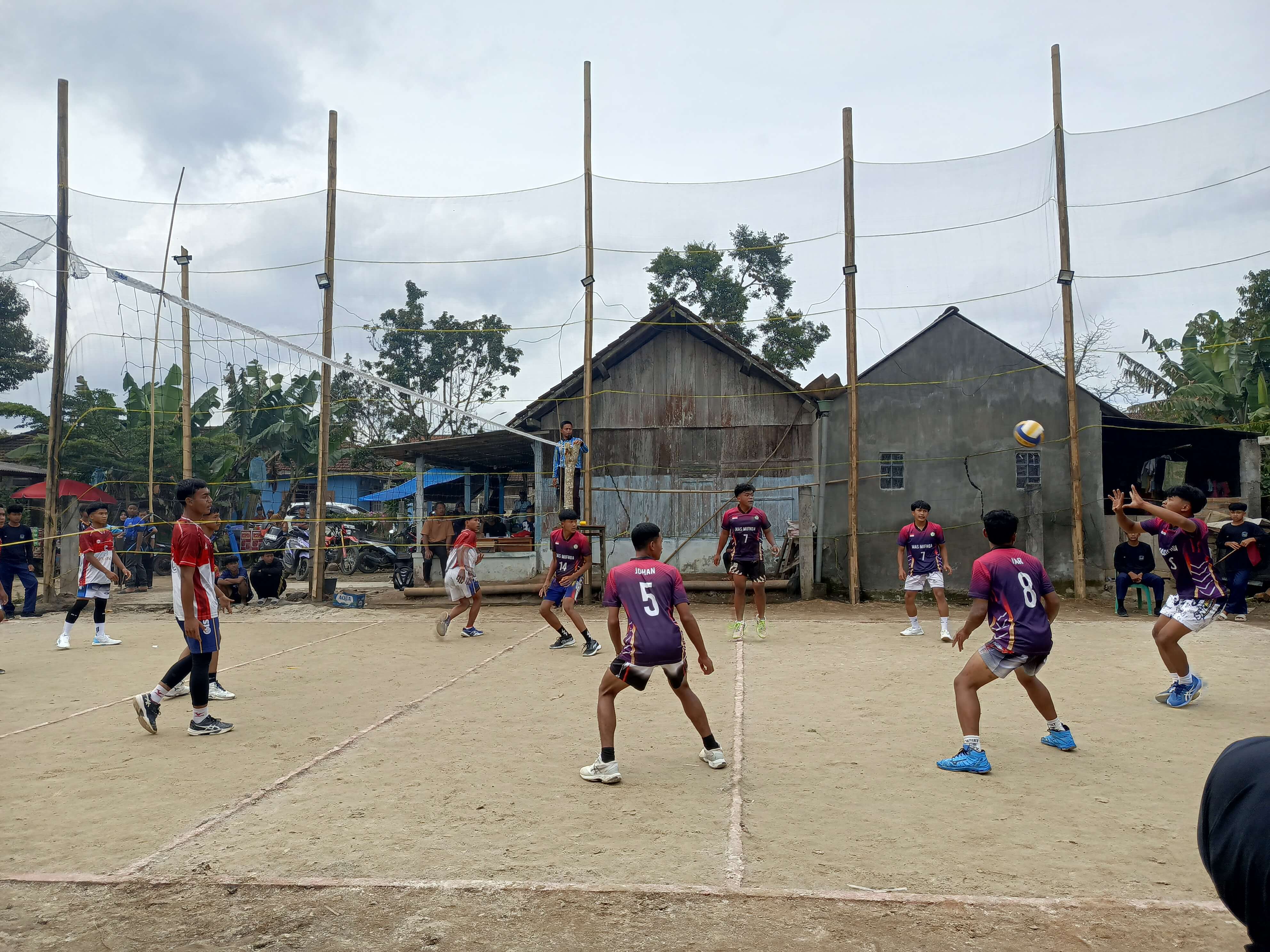 Volly Putra MA Miftahul Huda meraih kemenangan pertama di FK2MA 2026